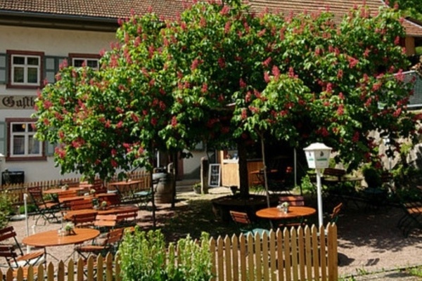 Der Biergarten des Gasthauses Zur Krone  KuK Kleines Wiesental e. V.